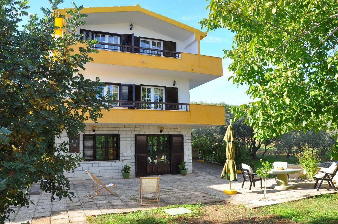 Apartments Villa Annika Slatine Eksteriør billede